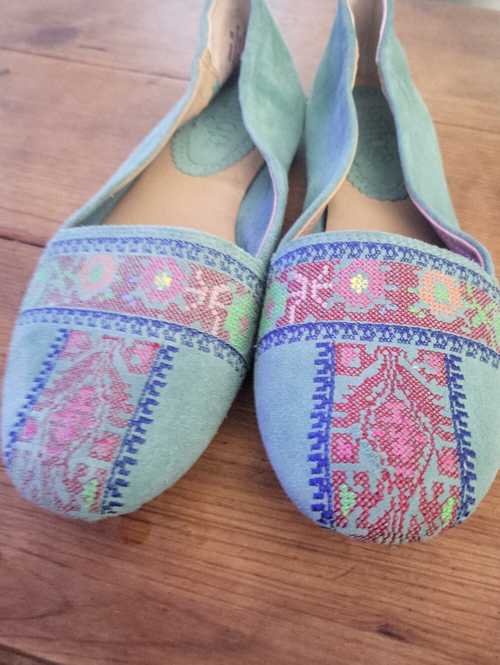 Anthropologie Latigo Begonia Embroidered Ballet Flats Size 9M - Picture 2 of 8